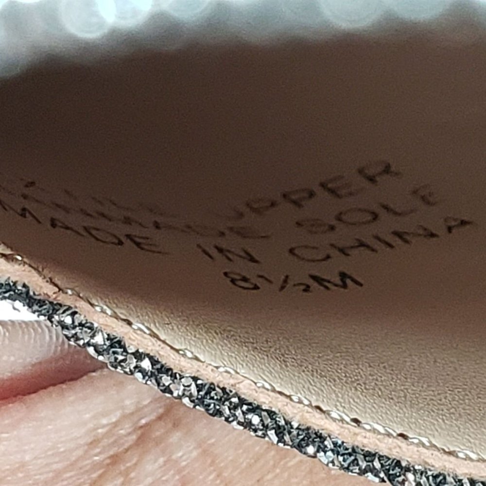 Ann Taylor Sling Back Kitten Heel Sz 8.5 Silver metallic Low Heeled Event Shoes - Picture 10 of 10